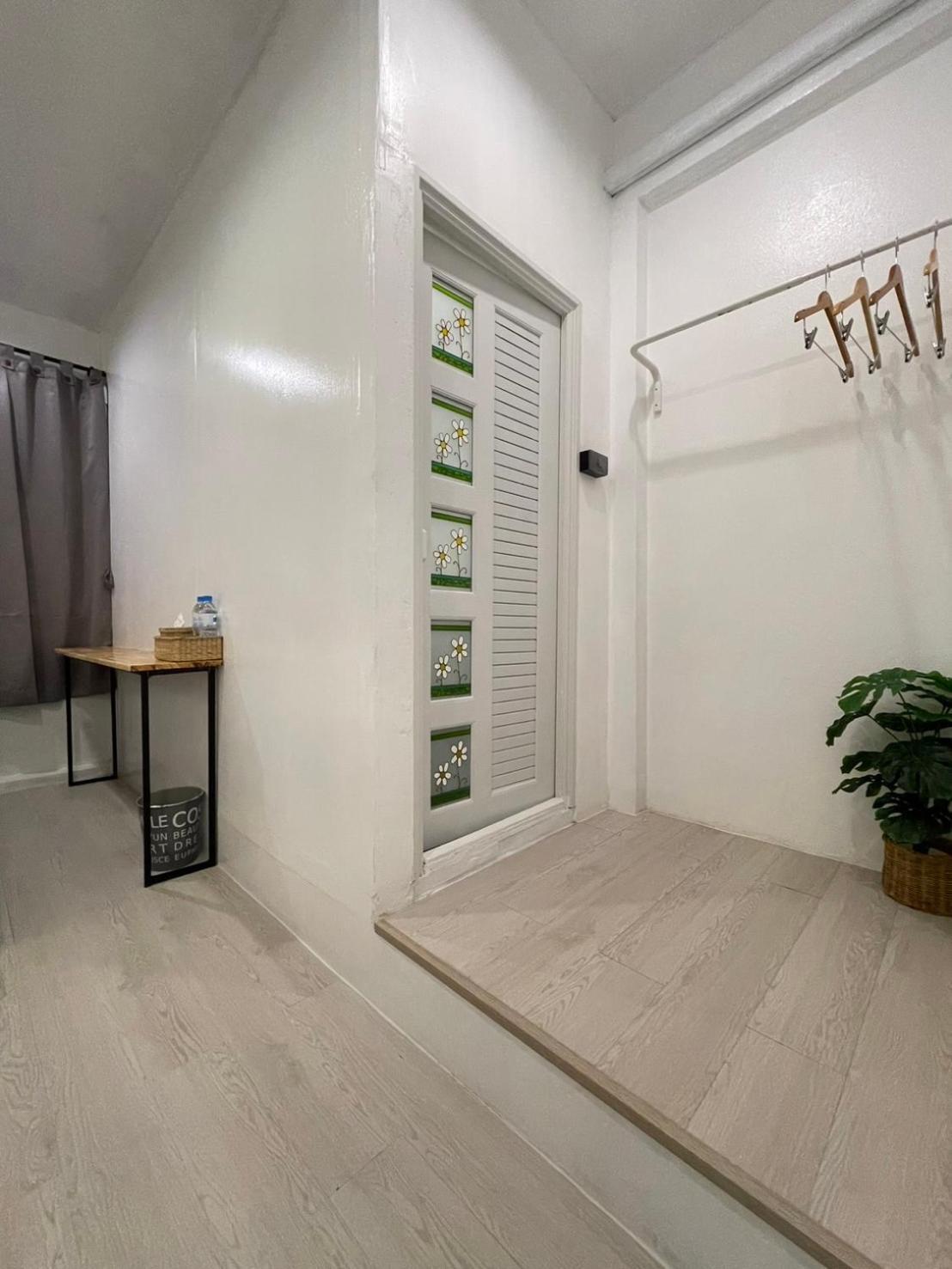 Ekanek (adults Only) Auberge de jeunesse